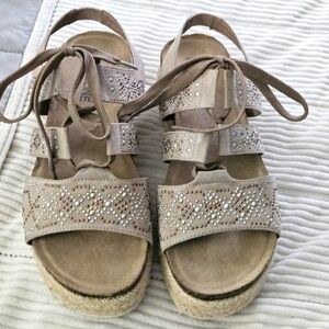 Madeline Girl Women's Beige Sandals with Rhinestone Detailing Size 8.5